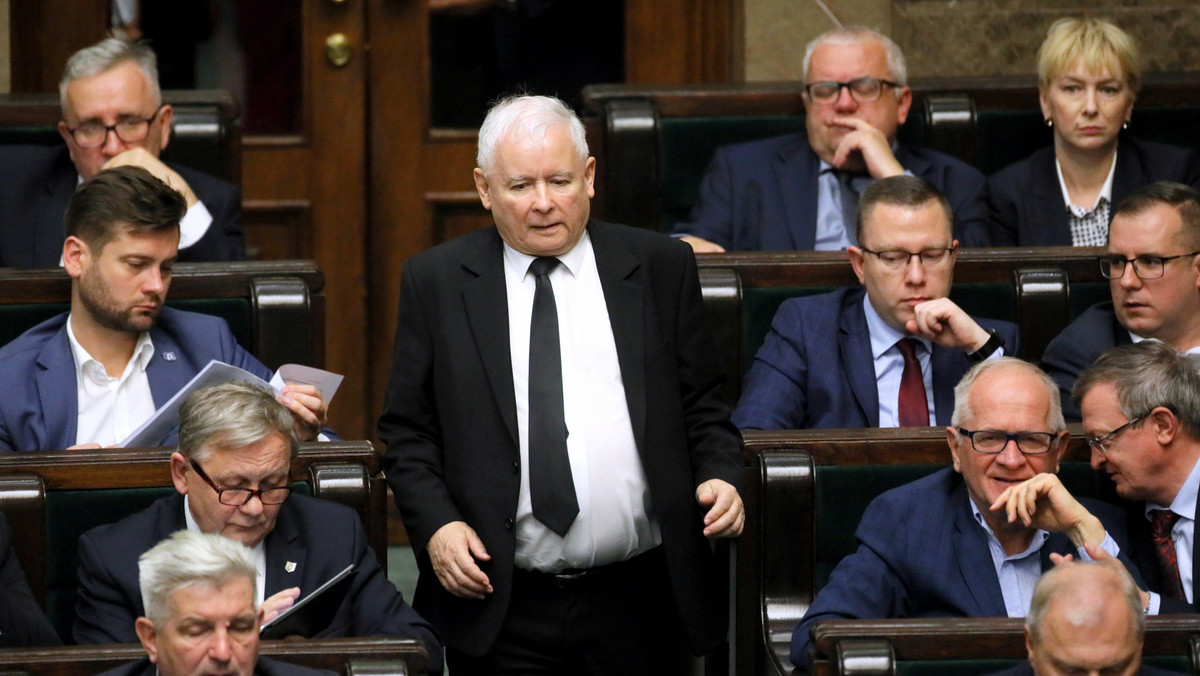 Ustawa futerkowa. Kryzys w koalicji rządzącej. Kaczyński kontra futrzarze