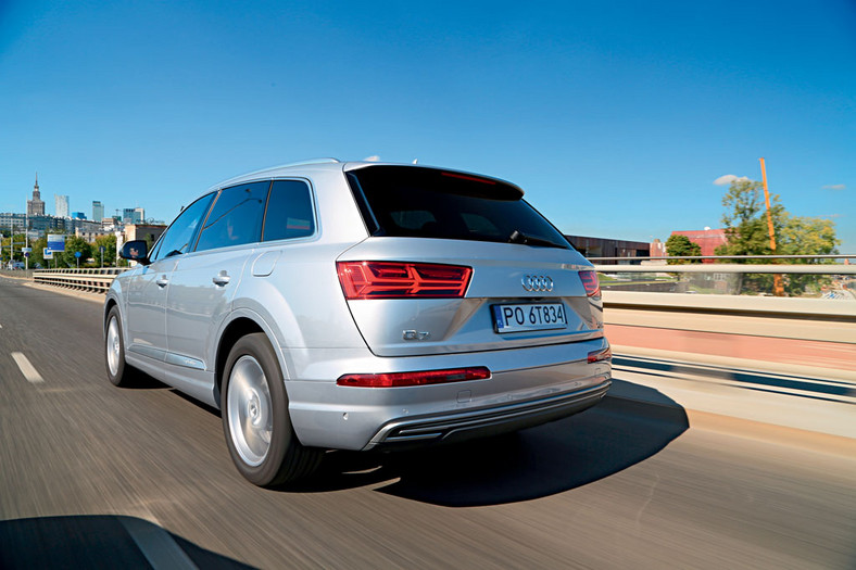 Audi Q7 E-TRON - diesel pod napięciem