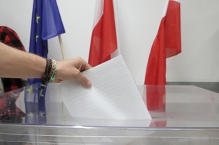 Politolog o wyborach do PE: Wyrównany układ sił pomiędzy rządzącymi a opozycją