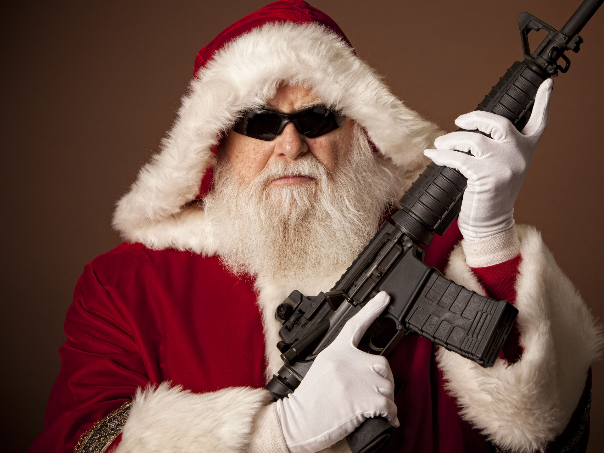 Santa s povolením nosiť zbraň?