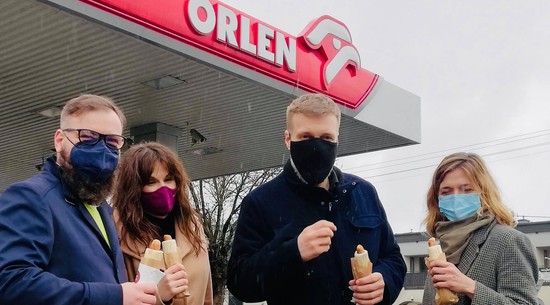 Zandberg z hot dogiem to pikuś. Wściekli liberałowie nie rozumieją młodych [FELIETON]