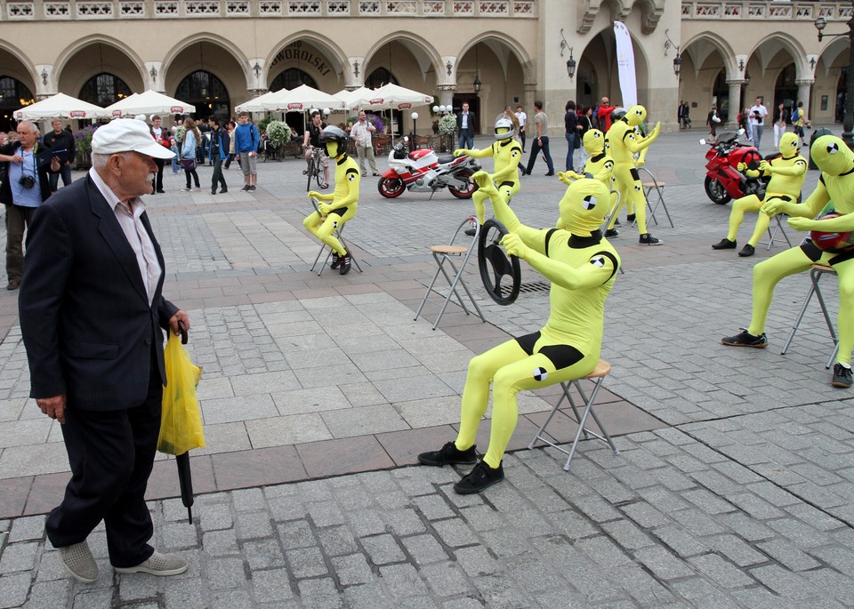 KRAKÓW KAMPANIA NA RZECZ BEZPIECZEŃSTWA NA DRODZE