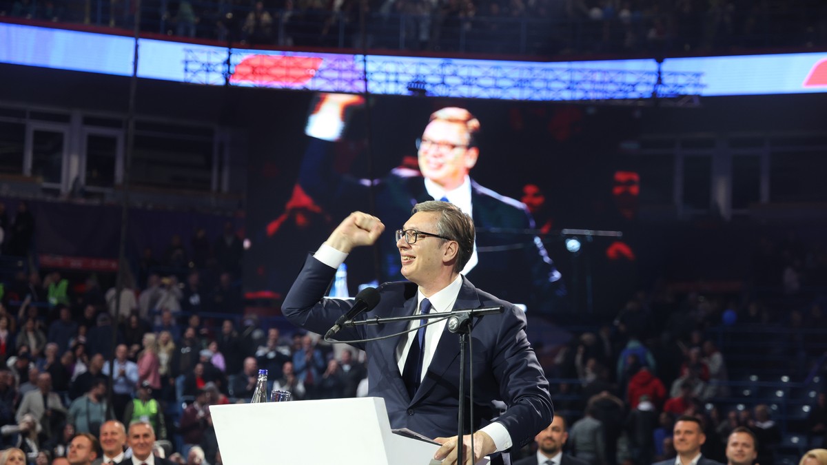 Vučić na mitingu SNS u Areni: Hoću svakoj majci u Srbiji da obećam mir