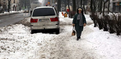 Drogowcy wywożą śnieg tylko z centrum