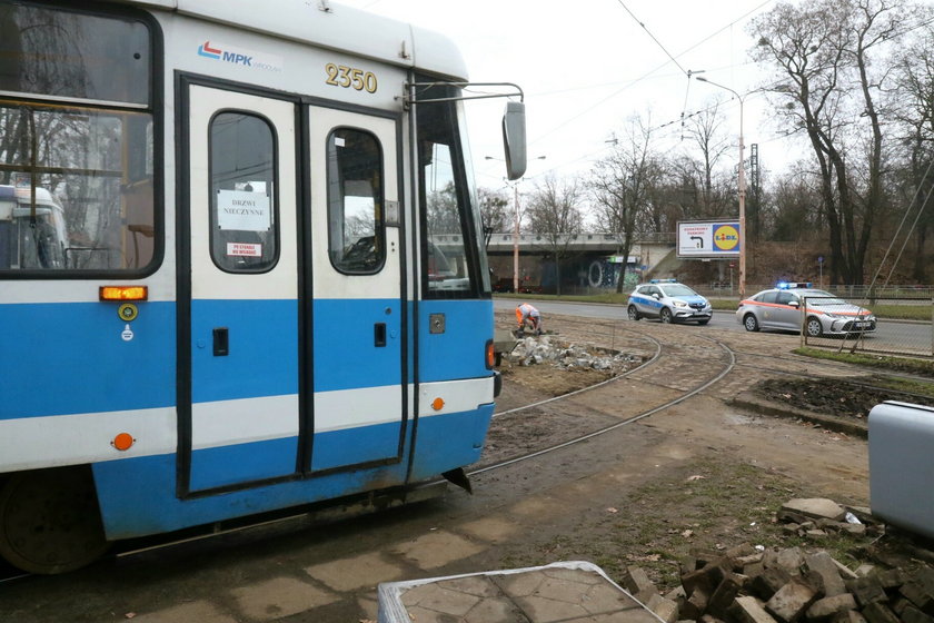 Wrocław, pętla Krzyki. Makabryczne znalezisko motorniczego