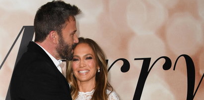 Jennifer Lopez zaręczyła się z Benem Affleckiem! Pokazała imponujący pierścionek