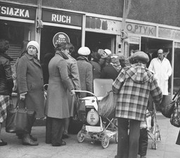 Czy przeżyłbyś jeden dzień w PRL-u? QUIZ banalny tylko z pozoru