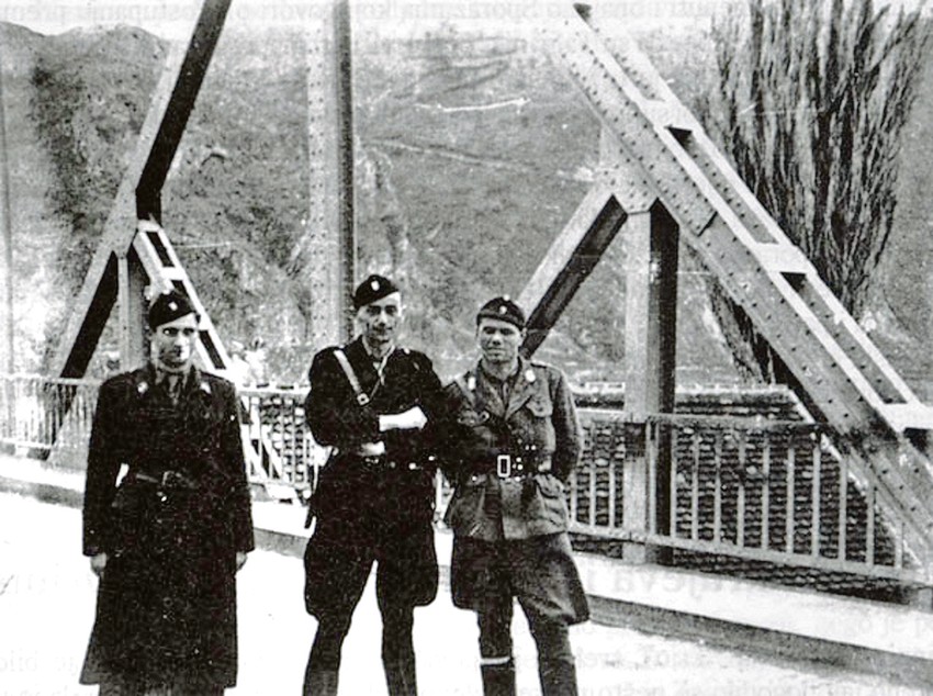 Most kralja Aleksandra u Malom Zvorniku i ustaški zločinac Jure Francetić na njemu