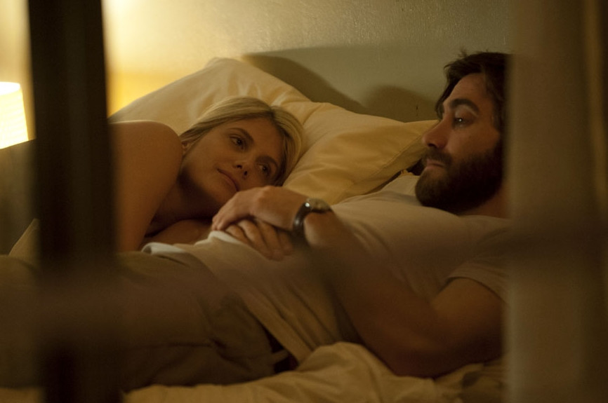 Mélanie Laurent i Jake Gyllenhaal w filmie "Wróg"