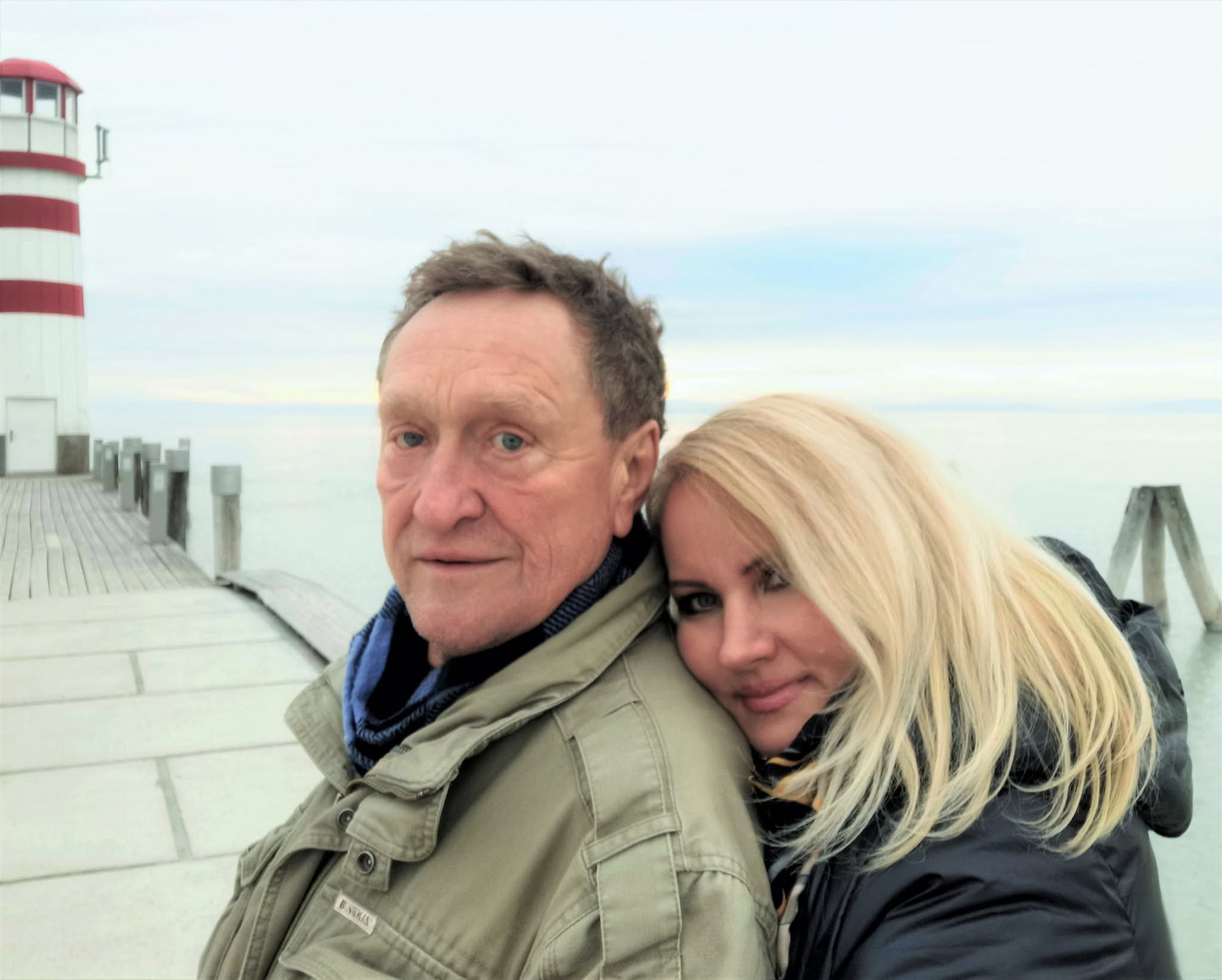 Herec Ľubomír Paulovič a fotografka Lolla Fukari. 