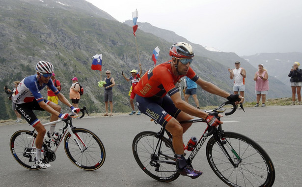 Tour de France: Sobotni etap skrócony o ponad 70 km. Powód? Lawina błotna
