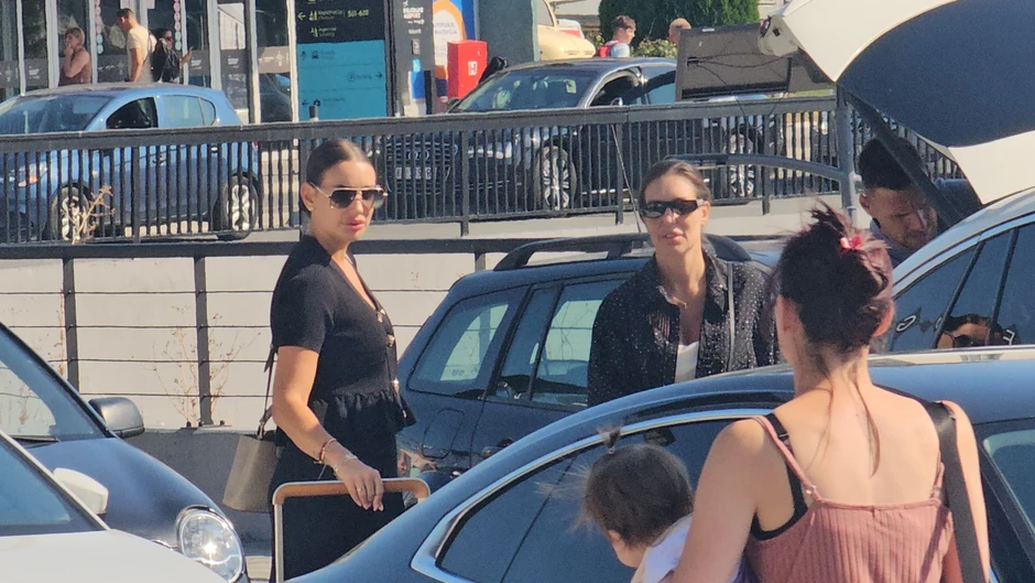 Katarina Grujić i Marko Gobeljić na aerodromu, pali poljupci