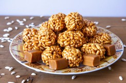 Kultowy, słodki przysmak z PRL. Trzy składniki, 10 minut i krówkowe szyszki gotowe