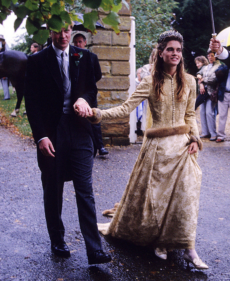 Tomasz Starzewski - brytyjski projektant polskiego pochodzenia, który ubierał sławy m.in. księżną Dianę (na zdjęciu: Charles Spencer i Victoria Lockwood)