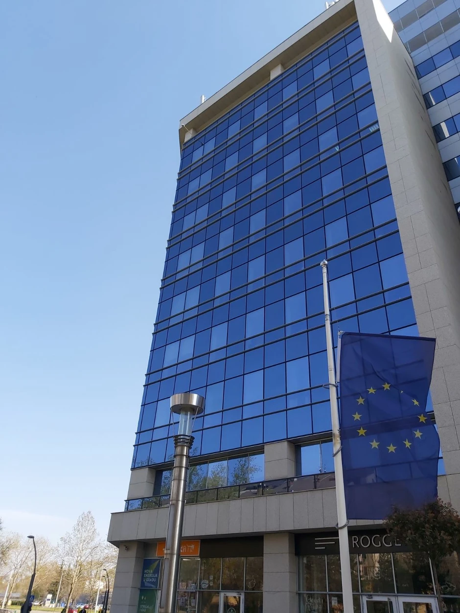 Zastava na pola koplja