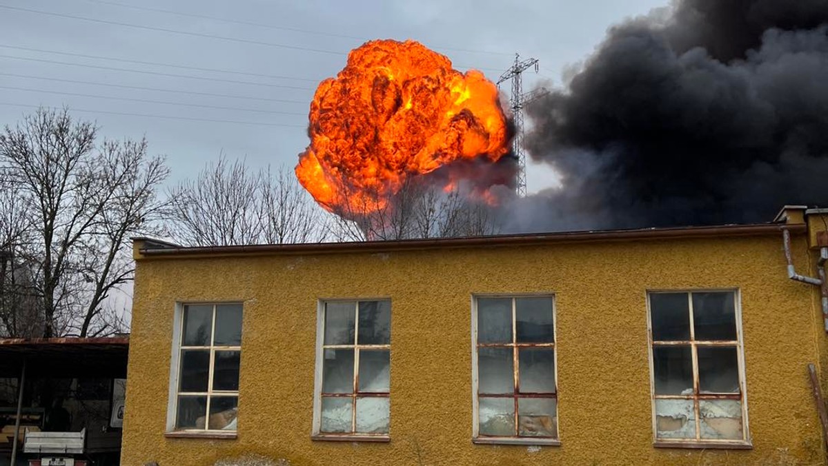 Kula ognia nad Kędzierzynem-Koźlem. Płonie składowisko chemikaliów