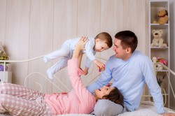 Urlop tacierzyński to niewypał? Badania pokazują, co sądzą o nim kobiety...