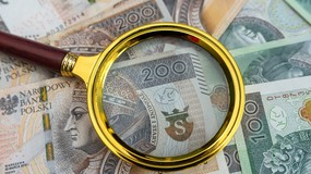 Ile można wpłacić na konto bez kontroli skarbówki? Limit 15 tysięcy euro to mit