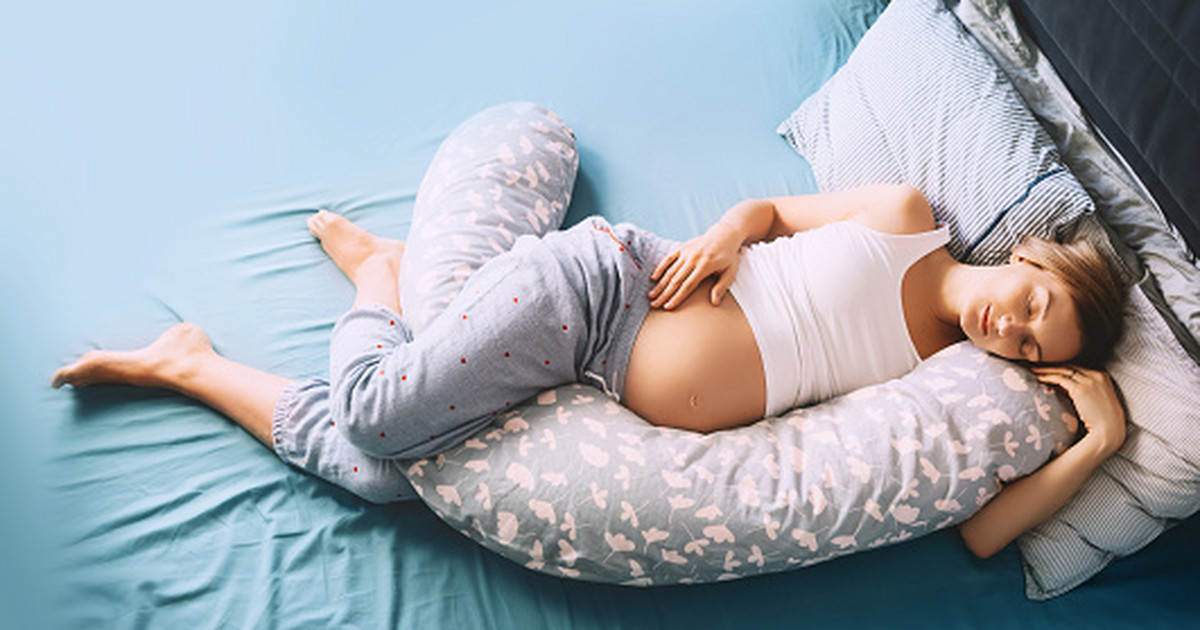 Rogal do spania w ciąży - zalety i wady - Kobieta