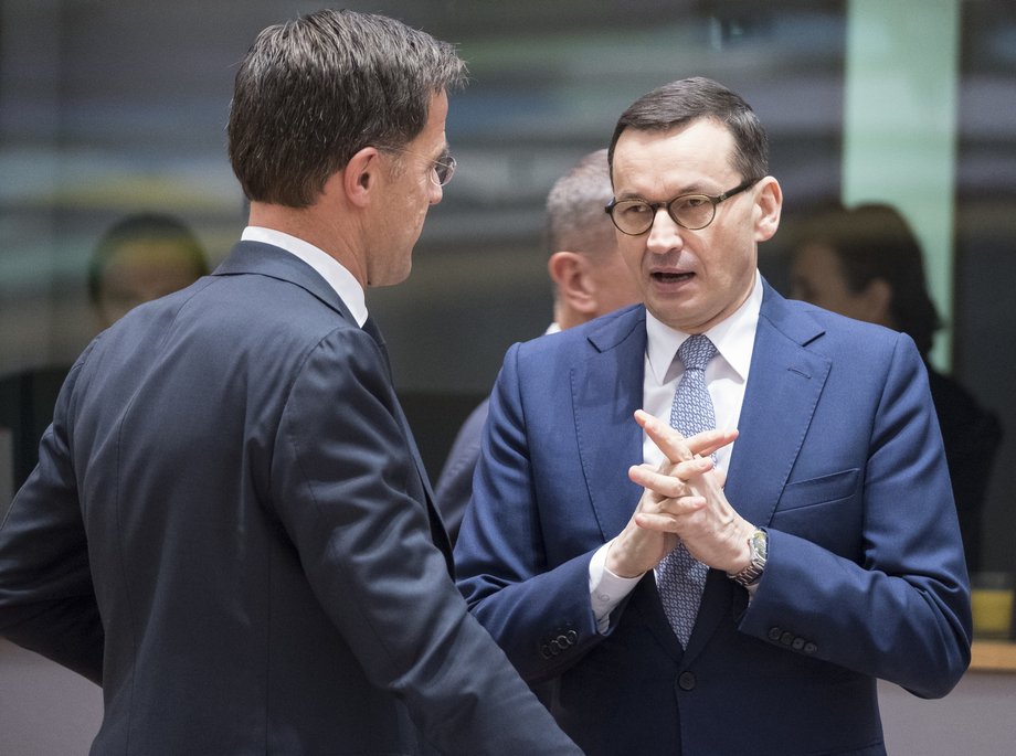 Mateusz Morawiecki podczas rozmowy z holenderskim premierem Markiem Rutte