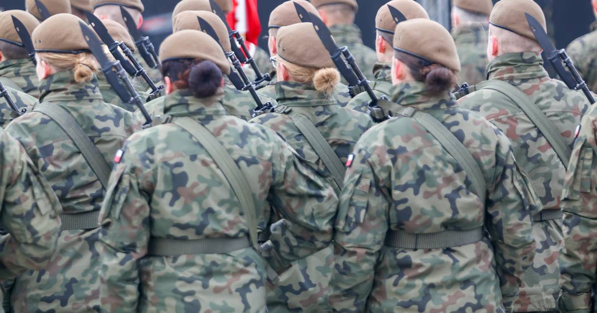 Kobiety w armii mogą golić głowę lub nosić warkocz. Rewolucja w regulaminie