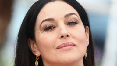 49-letnia Monica Bellucci przebiera się w Cannes kilka razy dziennie