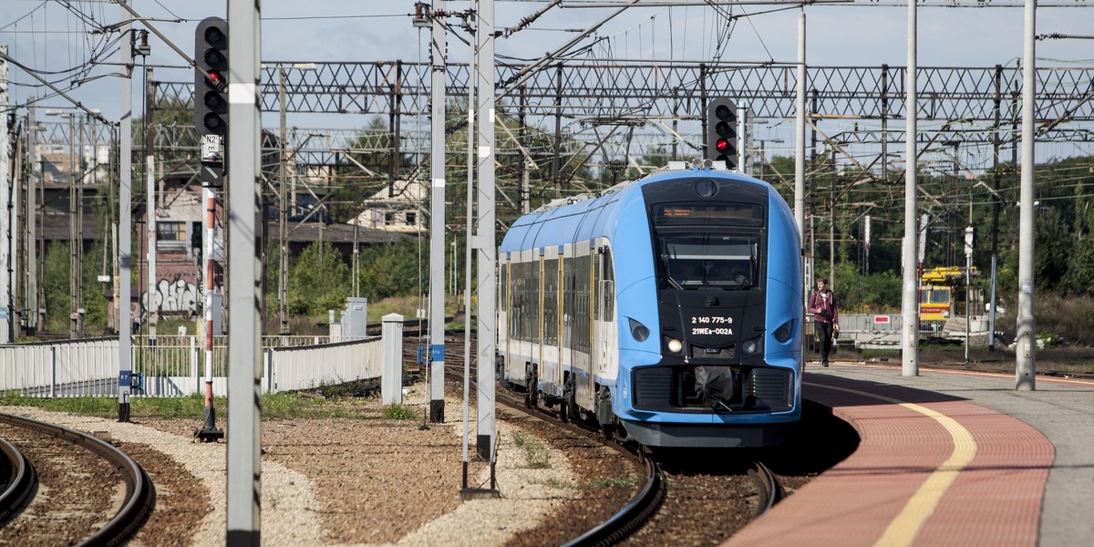 Katowice. Utrudnienia na torach Kolei Śląskich z powodu wichury 