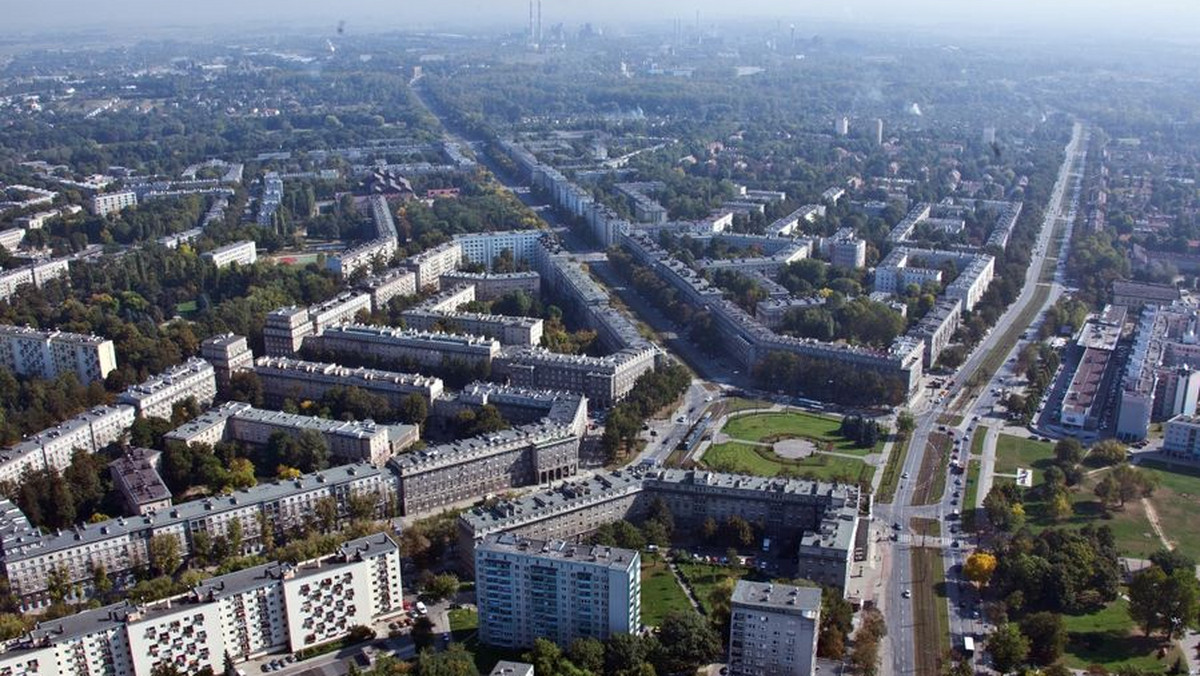 W poniedziałek radni wojewódzcy zdecydują o tym, czy w Krakowie będzie obowiązywał zakaz używania paliw stałych. Wciąż nie jest to takie oczywiste. - Niestety, sprawa stała się decyzją polityczną, a nie merytoryczną – mówi radny Paweł Ścigalski.