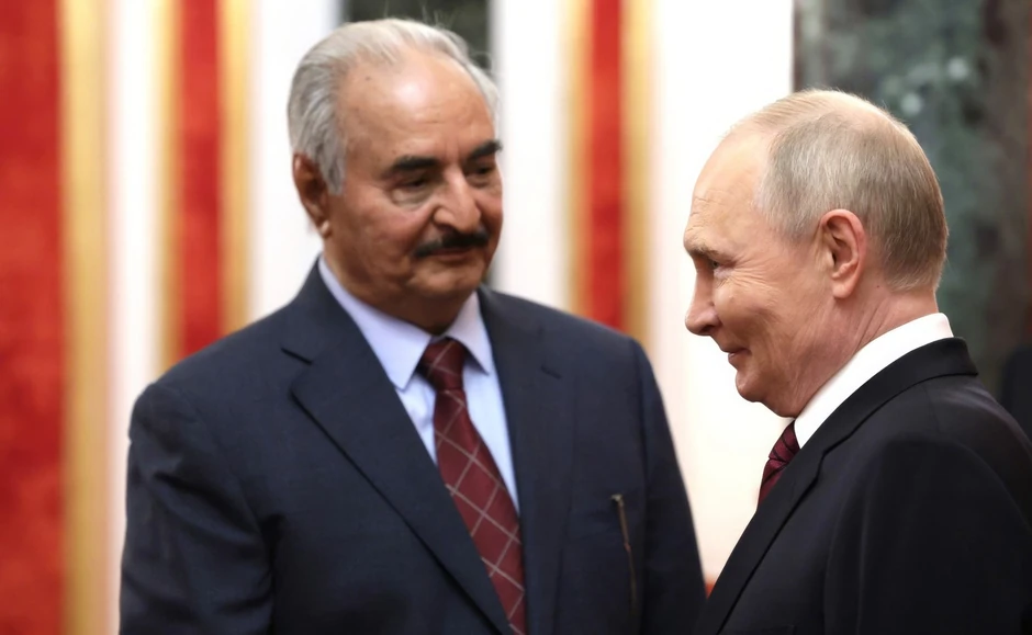 Kalifa Haftar i Vladimir Putin u Moskvi 10. maja 2025.