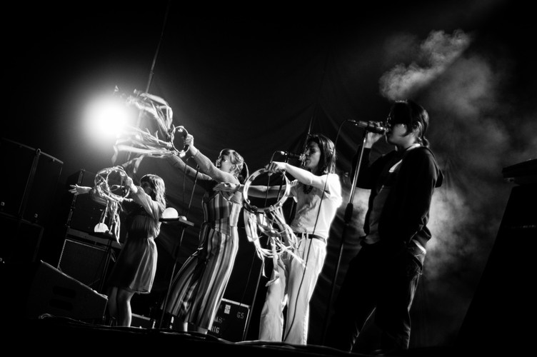 Superorganism, fot. Maciek Suchorabski