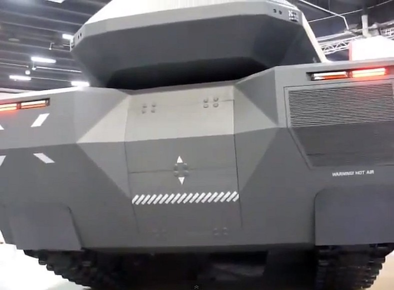 PL-01 Concept miał pomieścić trzech członków załogi i 4 żołnierzy desantu.