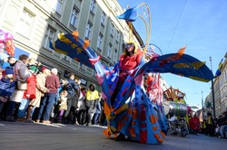 Tłumy na ulicach Poznania. Mieszkańcy obchodzą dwa święta