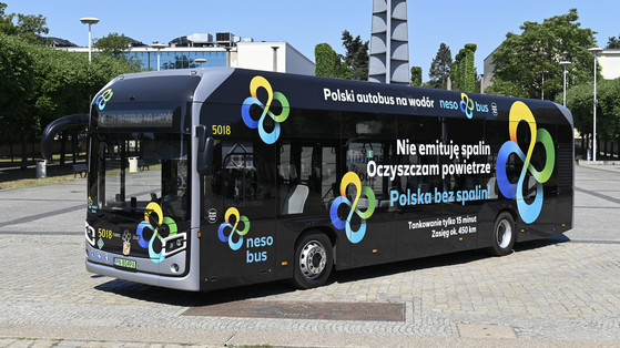 Na ulice Wrocławia wyjechał autobus wodorowy. Na jakiej trasie będzie kursował?