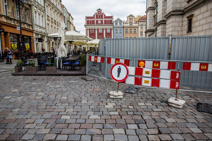 Spór o termin remontu płyty Starego Rynku