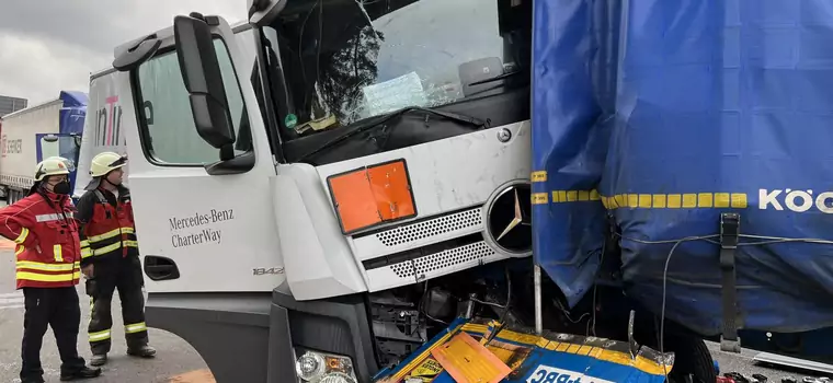 Na niemieckiej autostradzie zderzyło się aż 6 ciężarówek. Wszystko przez nieuwagę jednego z kierowców