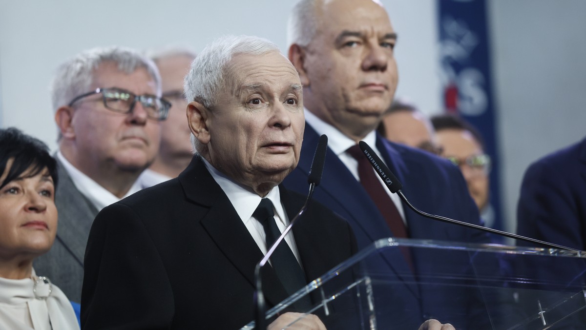 Prezes PiS Jarosław Kaczyński i politycy partii