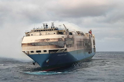 Statek zatonął razem z tysiącami luksusowych samochodów na pokładzie