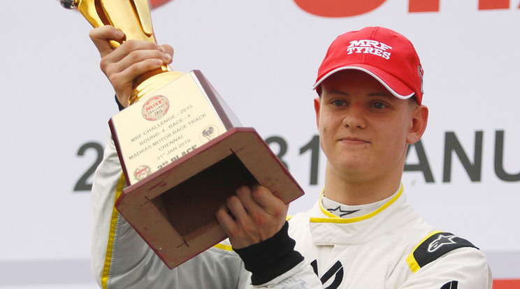 Mick Schumacher a futballpályán is apja nyomdokaiba léphet /Fotó: AFP