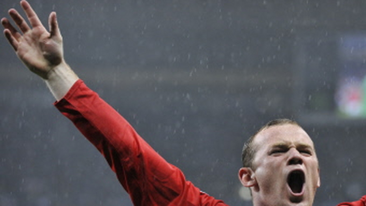 Jeden z najwierniejszych futbolowych fanów Twittera, Wayne Rooney, postanowił odnieść się do najnowszych plotek transferowych dotyczących jego osoby właśnie na popularnym portalu społecznościowym.