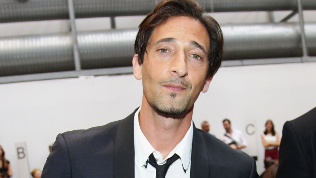 Adrien Brody jest kandydatem do roli czarnego charakteru w filmie "Motor City" Alberta Hughesa. Aktor może zastąpić Gary'ego Oldmana, który wycofał się z udziału w projekcie studia Warner Bros.