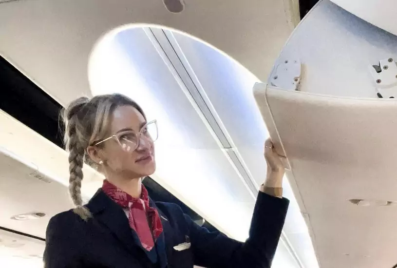 Stewardesa zdradza, jak się spakować na wypadek utraty bagażu. Prosty, genialny trik
