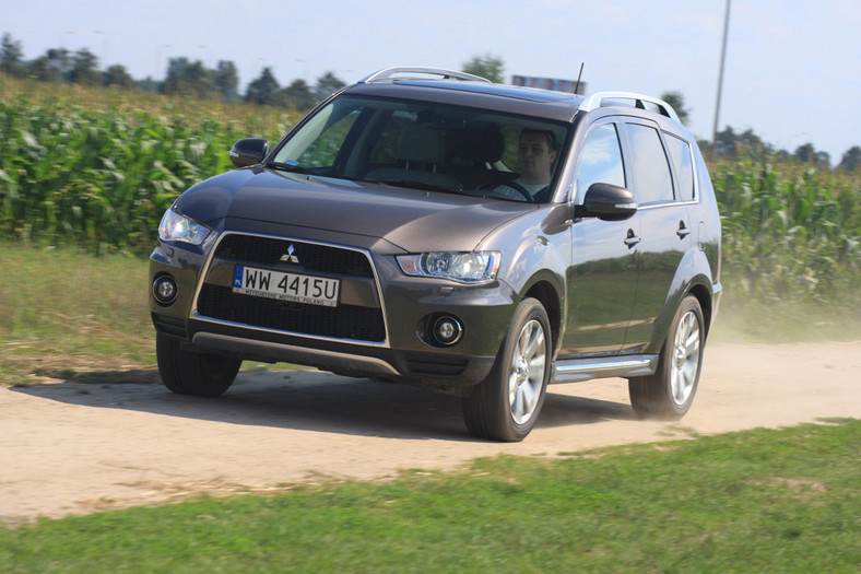 Mitsubishi Outlander: Duży, ładny...  terenowy?