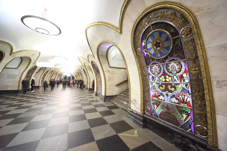 Moskiewskie metro: stacja Novoslobodskaya Fot. Shutterstock
