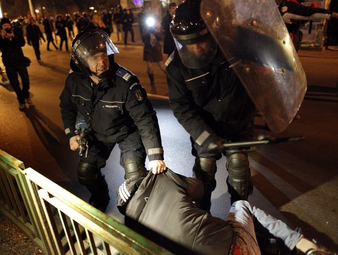 Głównego winowajcę widzą w prezydencie Traianie Basescu