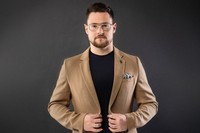 Era łatwych pieniędzy się skończyła. Ekspert o tym, jak dziś budować portfel inwestycyjny. „Najlepsza jest strategia sztangi” [WYWIAD]