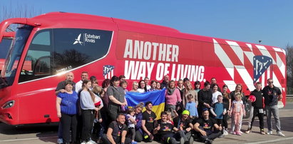 Atletico Madryt dostarczyło do Warszawy pomoc dla ukraińskich uchodźców. Część osób zabrali ze sobą