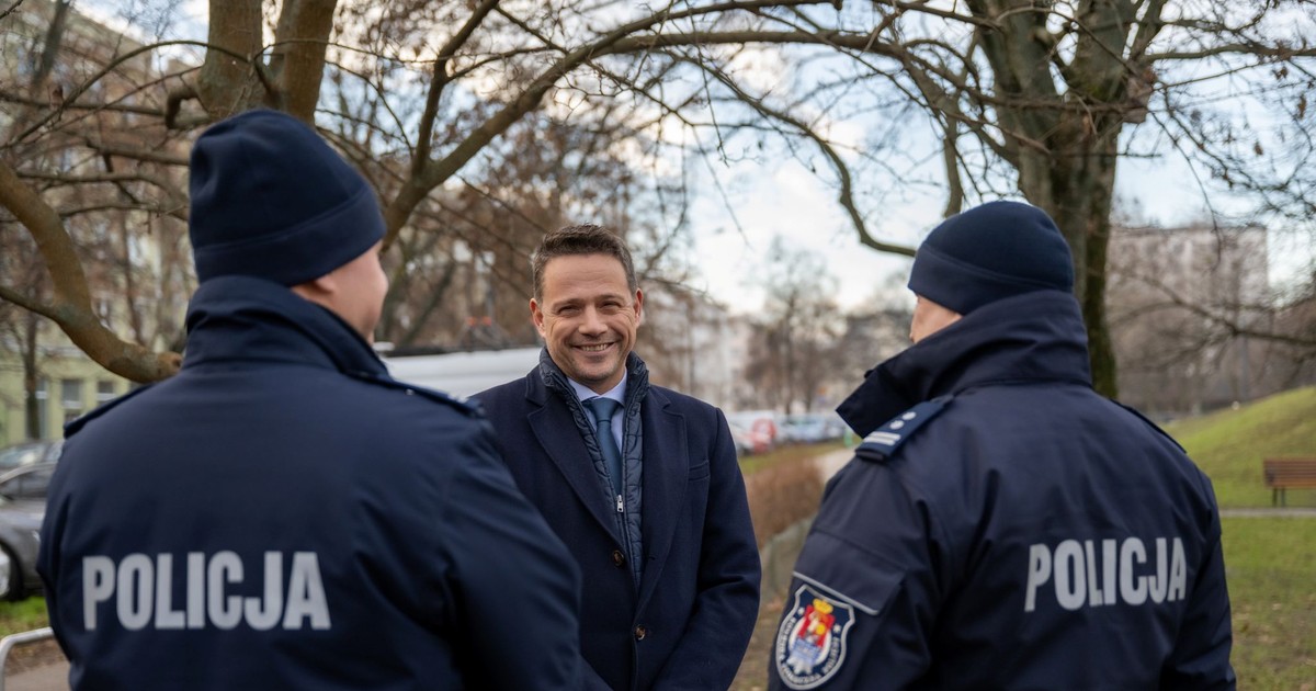 Ratusz przekazał mieszkania dla policjantów