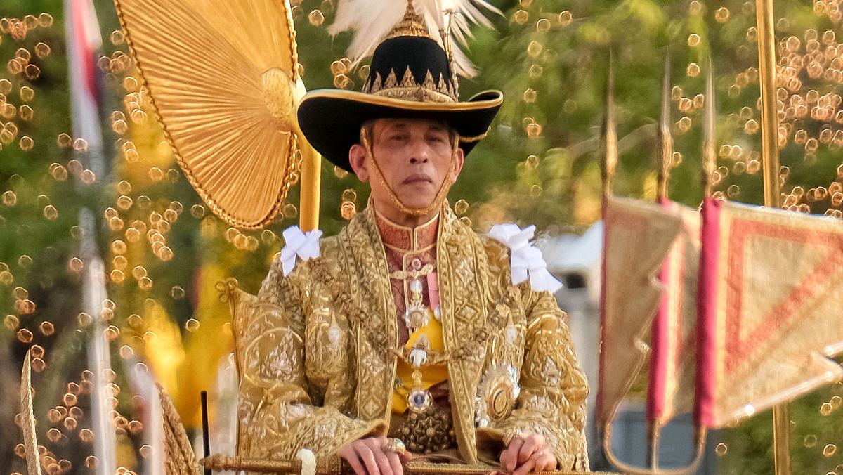 Król Tajladii bohaterem skandali obyczajowych. Kim jest Maha Vajiralongkorn?