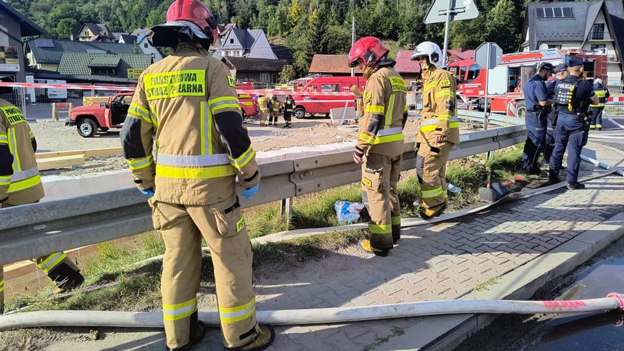 Niebezpieczny incydent podczas remontu. Wiertnica uszkodziła gazociąg