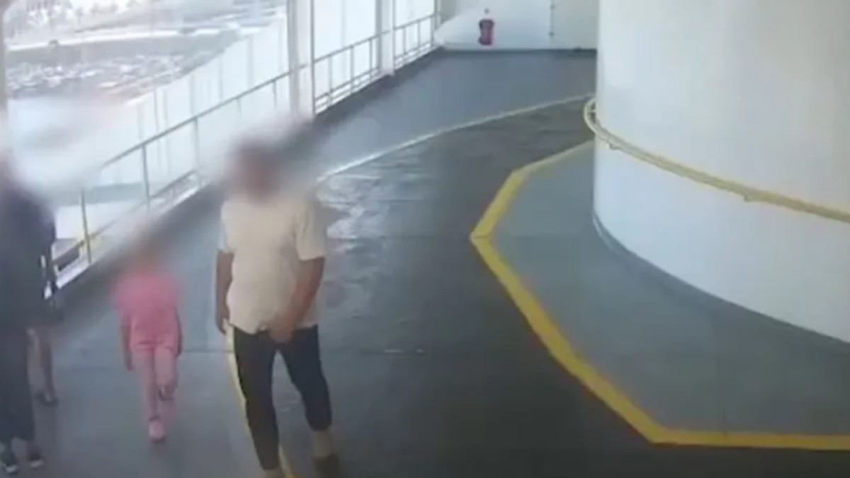 Otac oteo ćerku